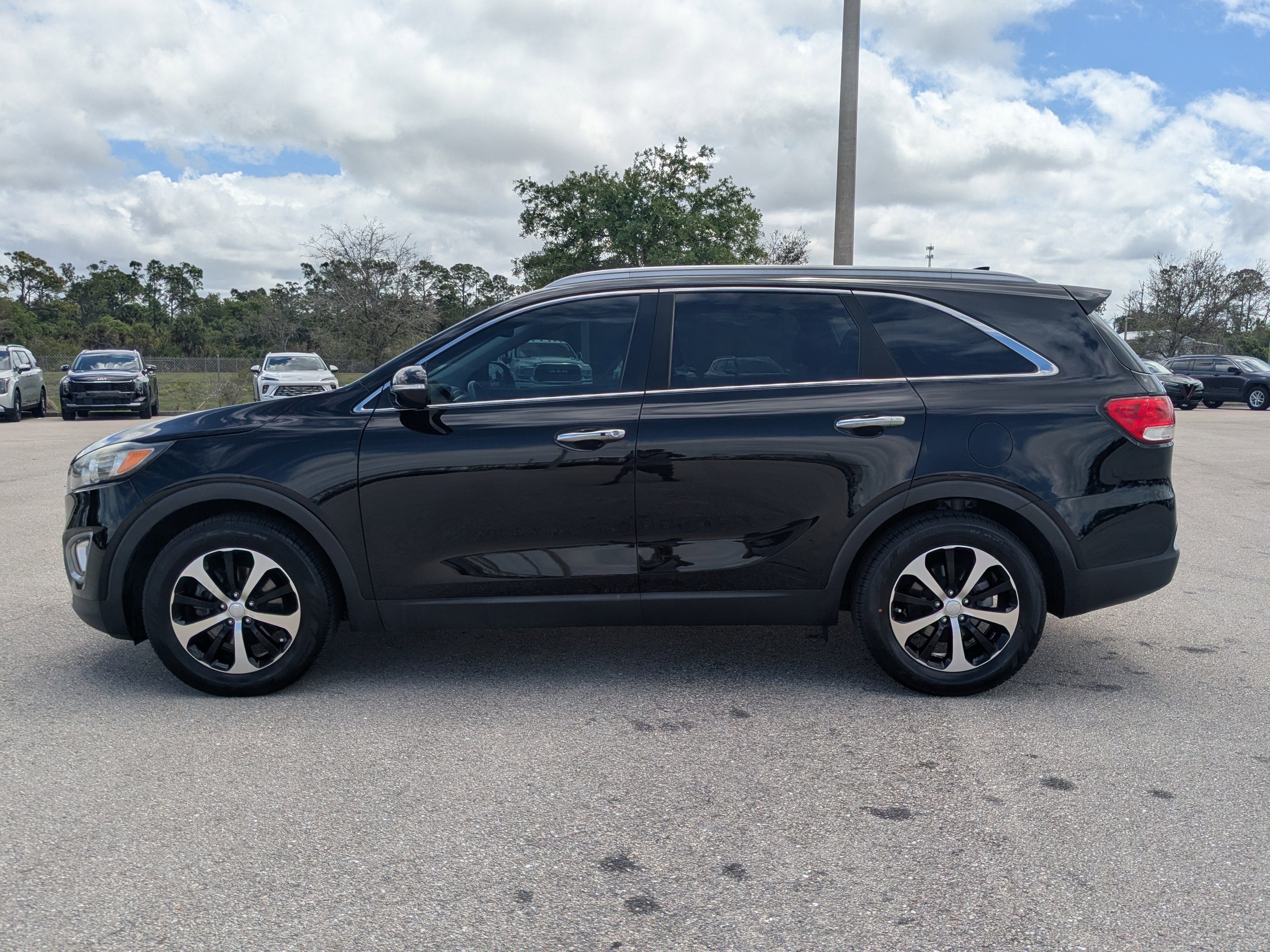 Used 2018 Kia Sorento EX image 8