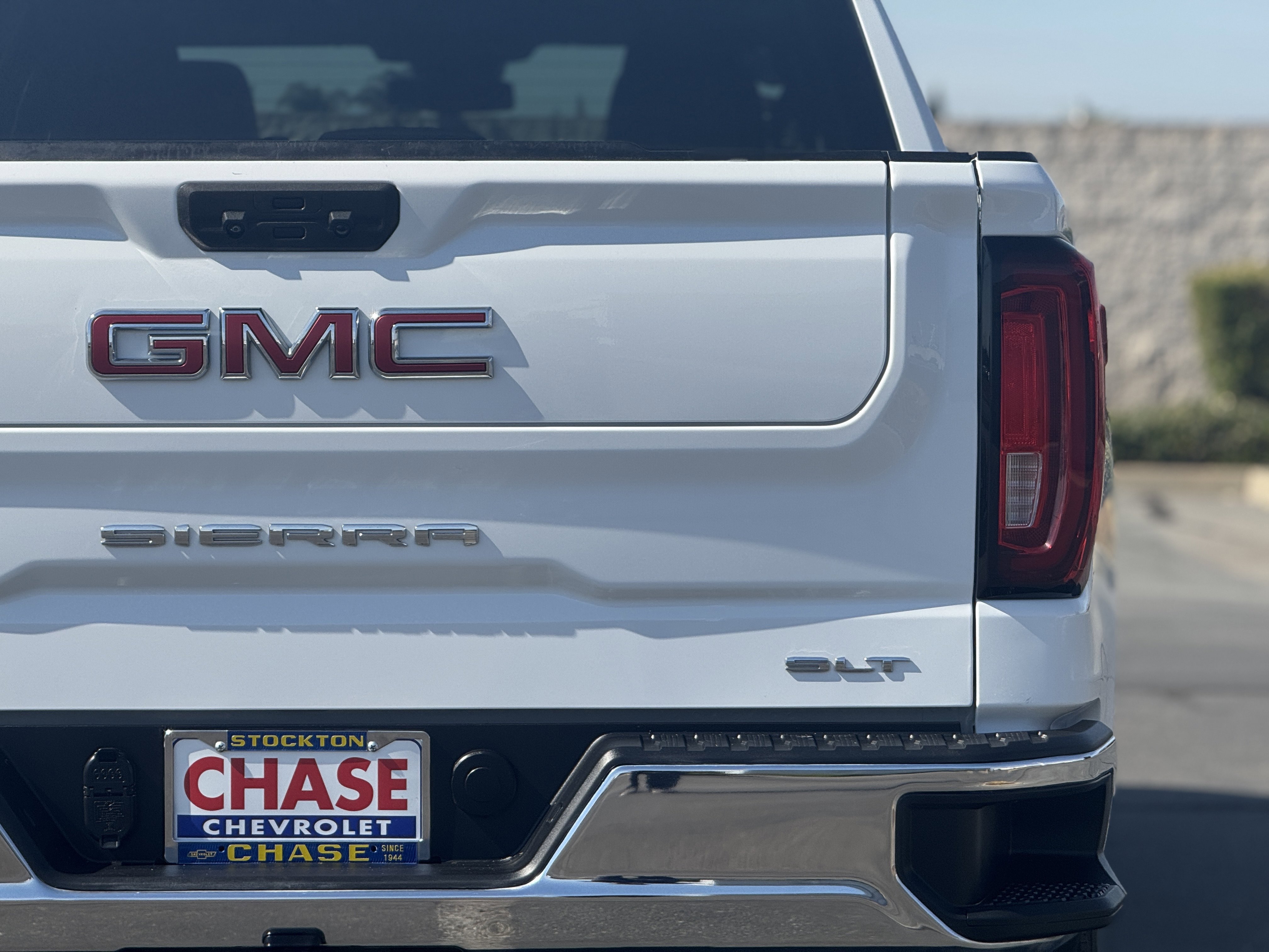 Certified 2024 GMC Sierra 1500 SLT image 6