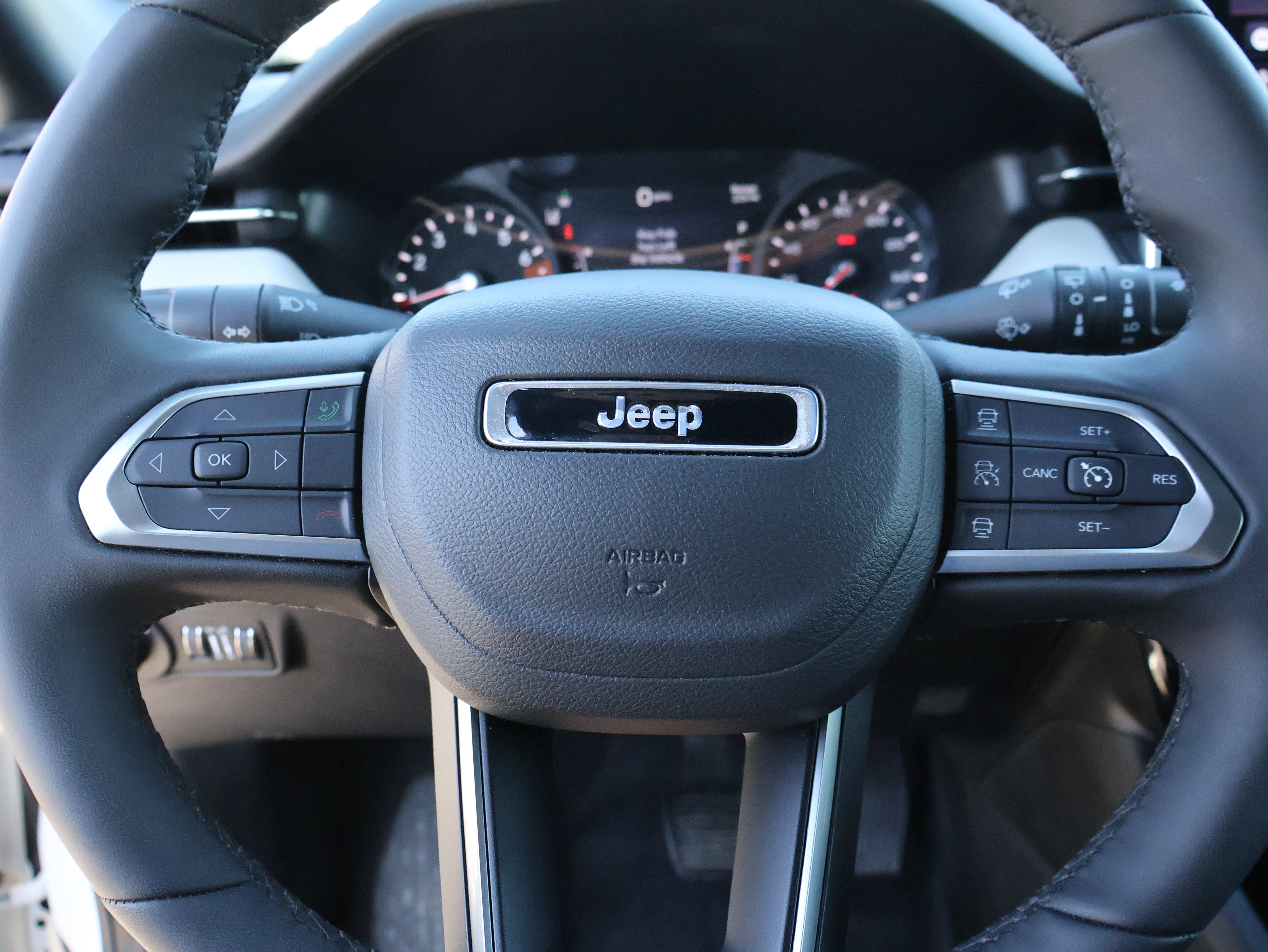 Used 2025 Jeep Compass Limited AWD/4WD image 35
