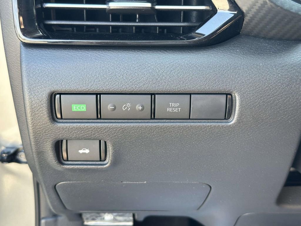 Used 2023 Nissan Sentra SR w/ Trunk Package image 21