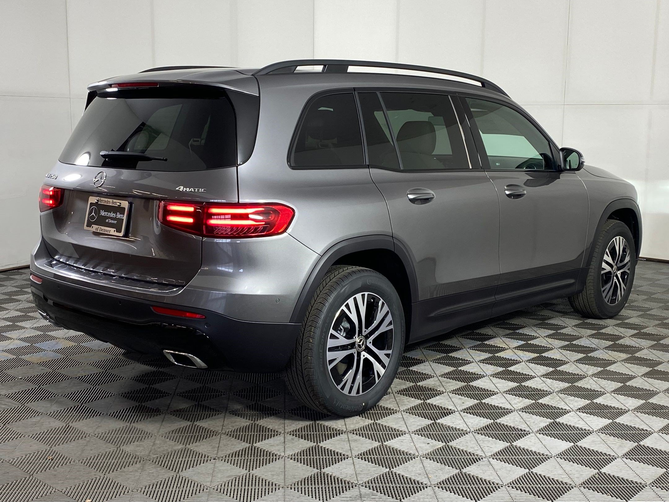 Used 2026 Mercedes-Benz GLB 250 4MATIC image 9
