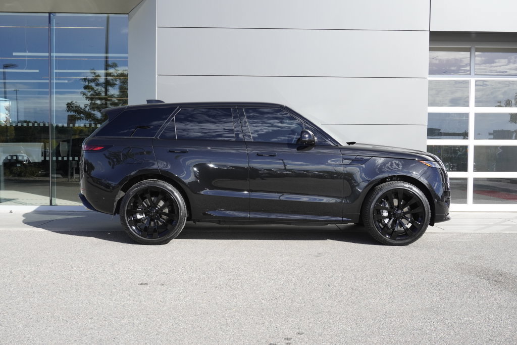 Used 2026 Land Rover Range Rover Sport Dynamic SE AWD/4WD image 7