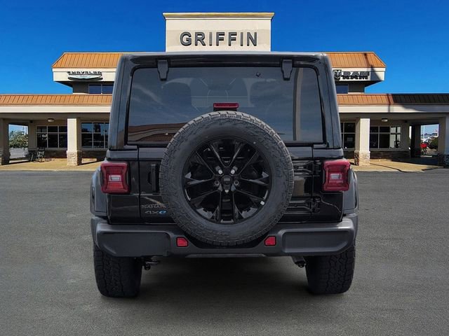 Used 2025 Jeep Wrangler Sahara 4xe image 8