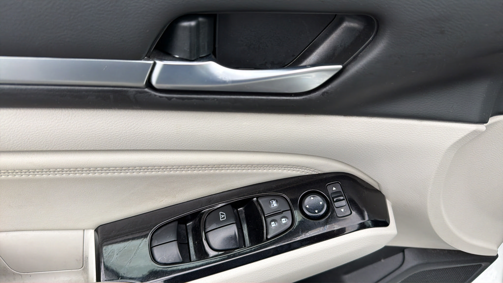Certified 2023 Nissan Altima 2.5 SL FWD image 19