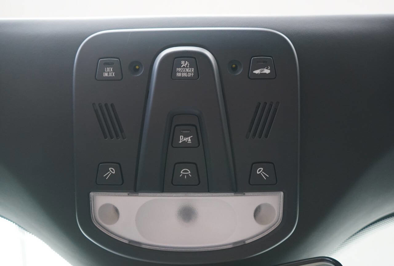 Used 2011 Ferrari California Base 2dr Convertible image 81