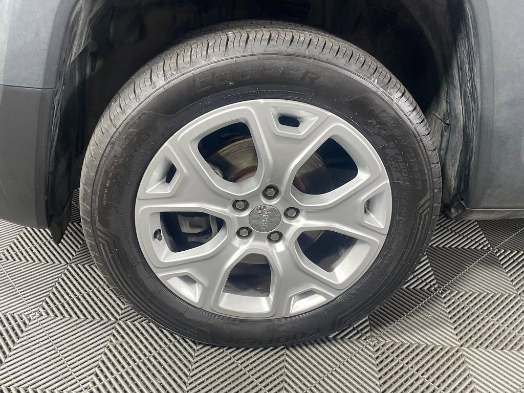 Used 2018 Jeep Renegade Limited w/ UConnect 8.4 Nav Group image 12