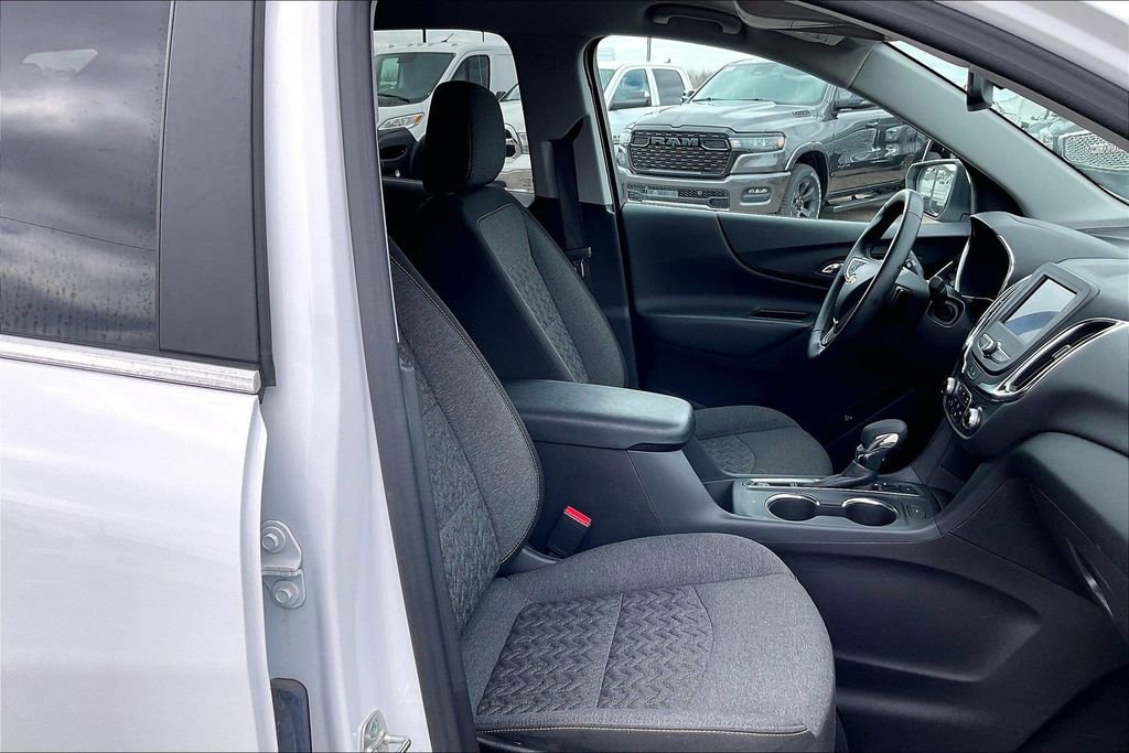 Used 2024 Chevrolet Equinox LT image 30