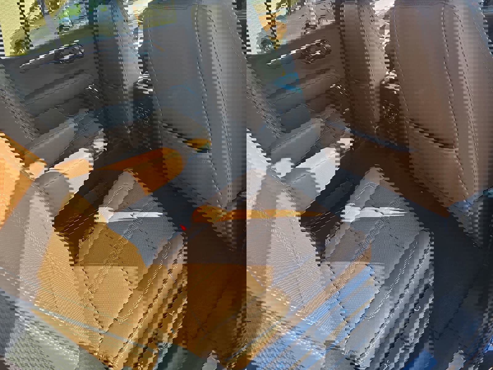 Used 2025 Chevrolet Tahoe High Country image 12