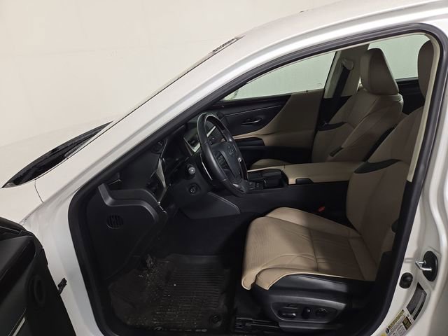 Used 2020 Lexus ES 300h w/ Accessory Package image 13