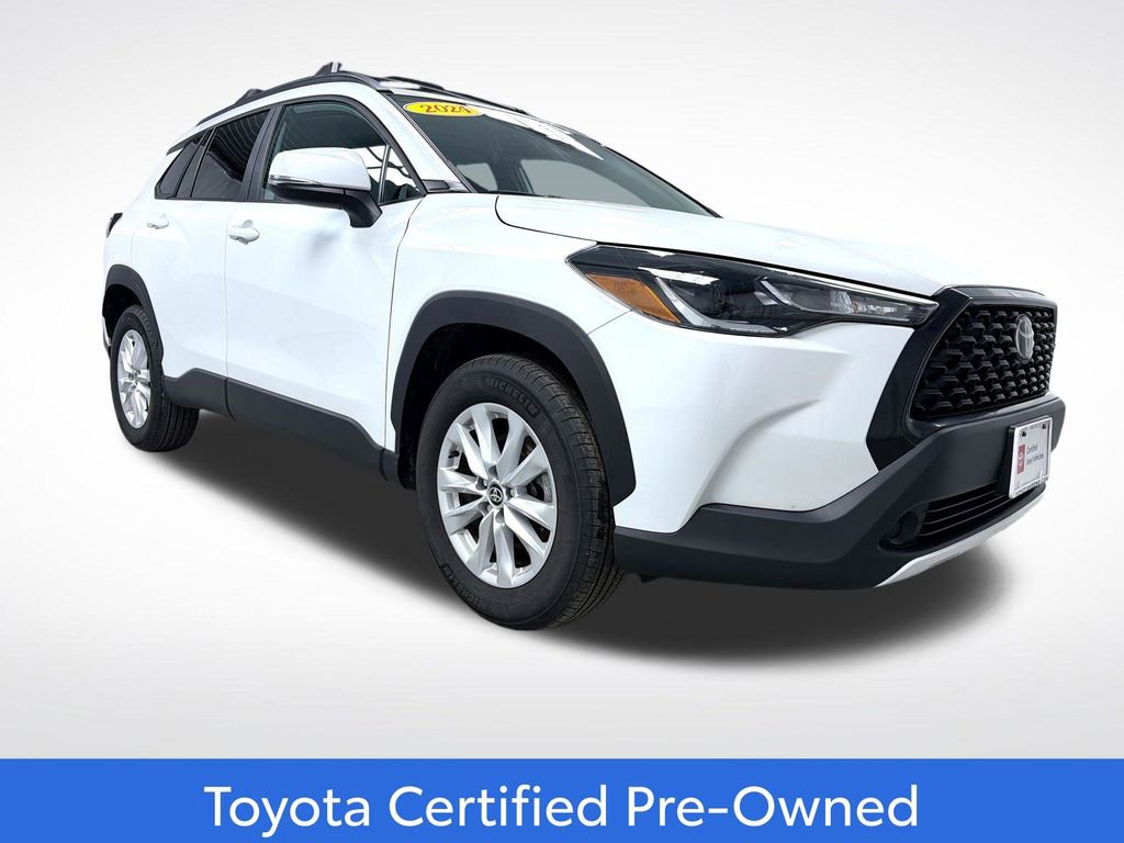 Certified 2024 Toyota Corolla Cross LE image 1