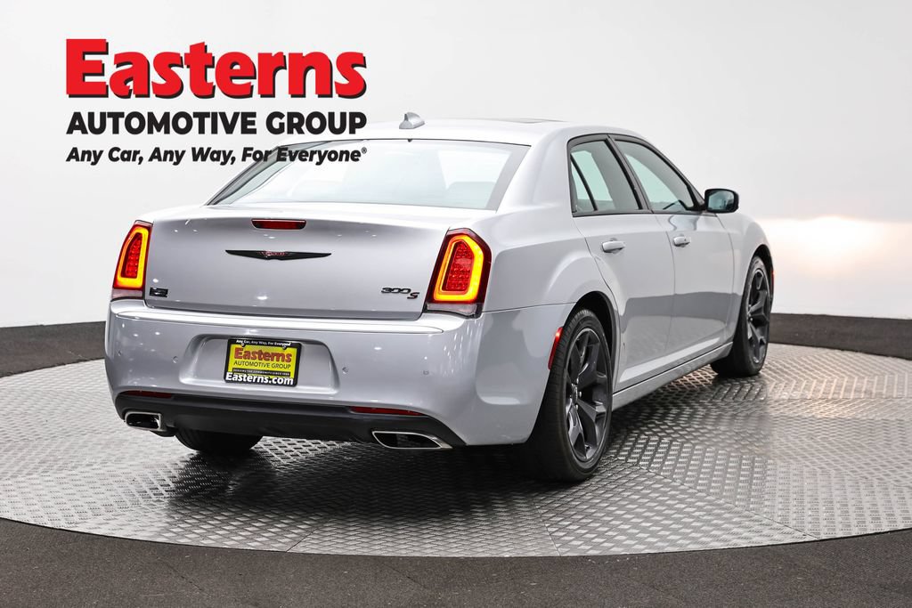 Used 2023 Chrysler 300 S RWD image 5