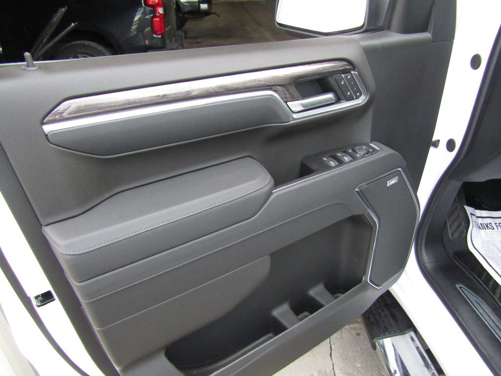 New 2026 Chevrolet Silverado 1500 LTZ w/ LTZ Premium Package AWD/4WD image 28