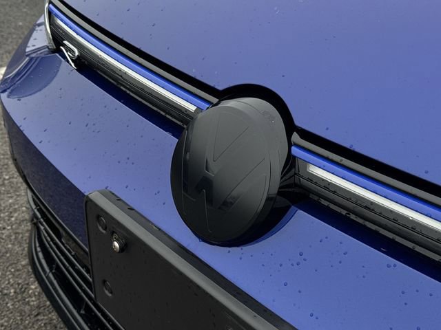 Used 2022 Volkswagen Golf R image 31