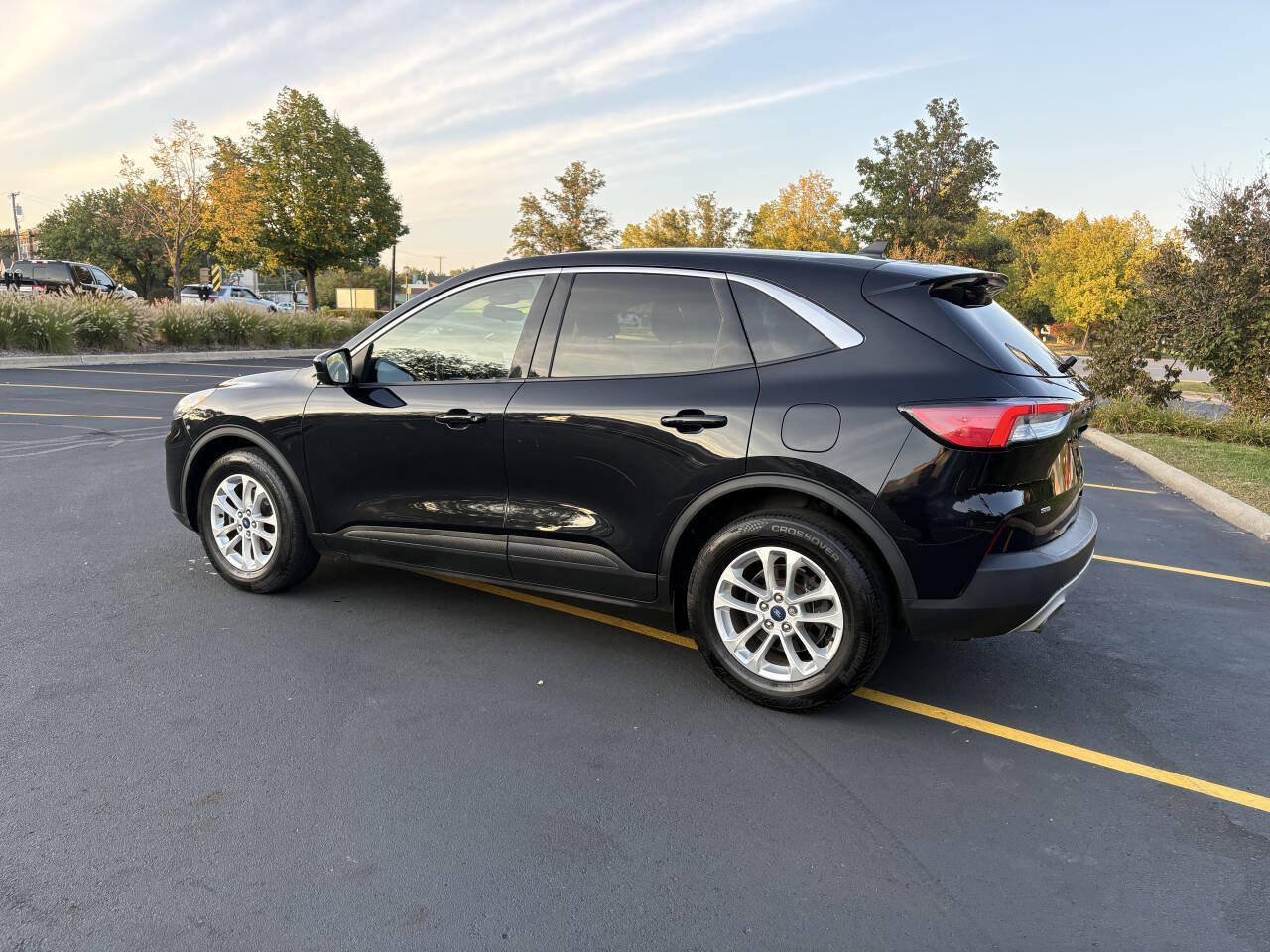 Used 2020 Ford Escape SE FWD image 29