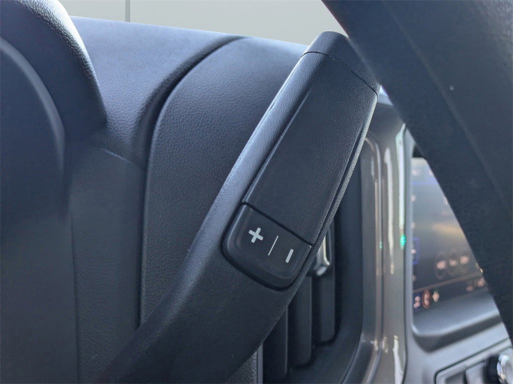 Used 2025 Chevrolet Silverado 1500 Custom image 29
