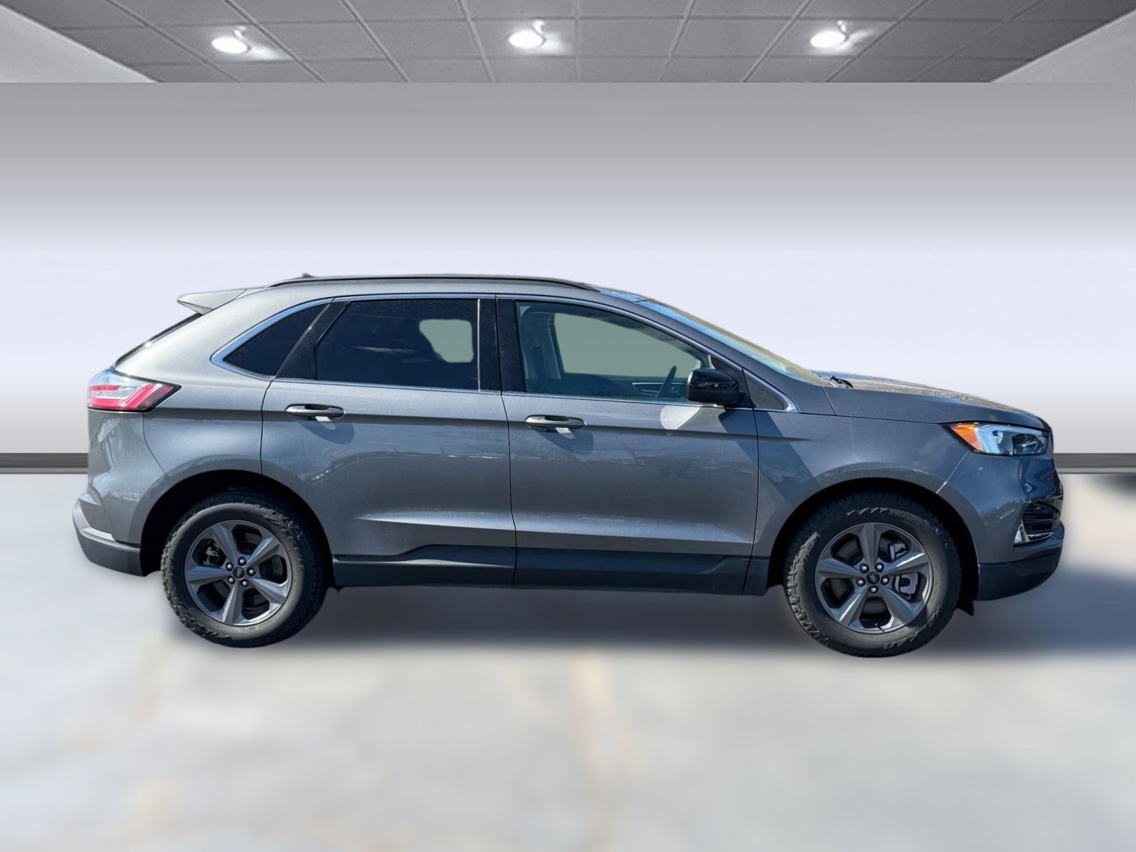 Used 2022 Ford Edge SEL w/ Sport Appearance Package image 6