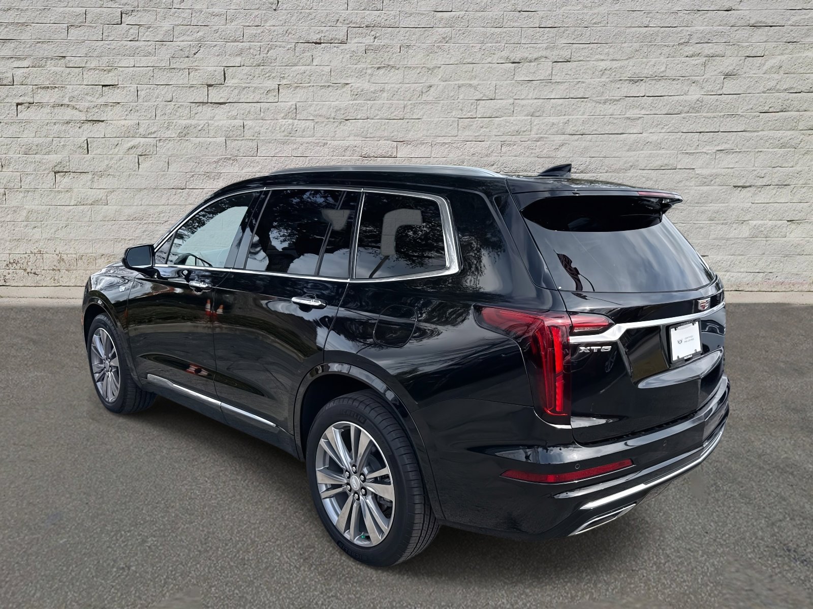 Used 2025 Cadillac XT6 Premium Luxury image 7