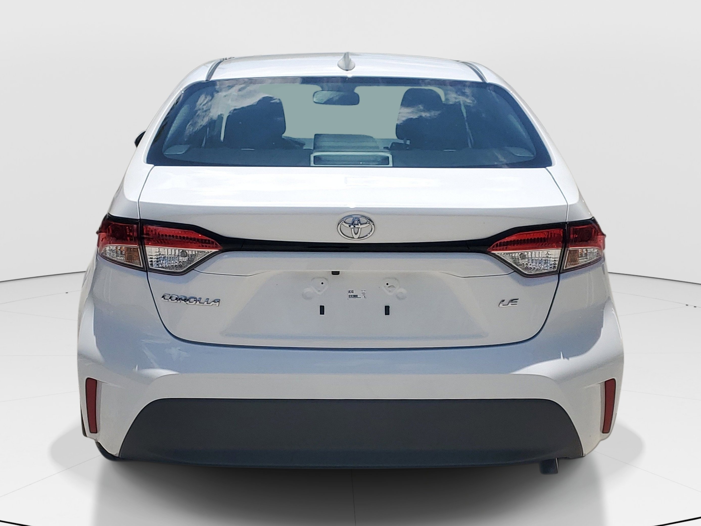 Certified 2025 Toyota Corolla LE FWD image 4