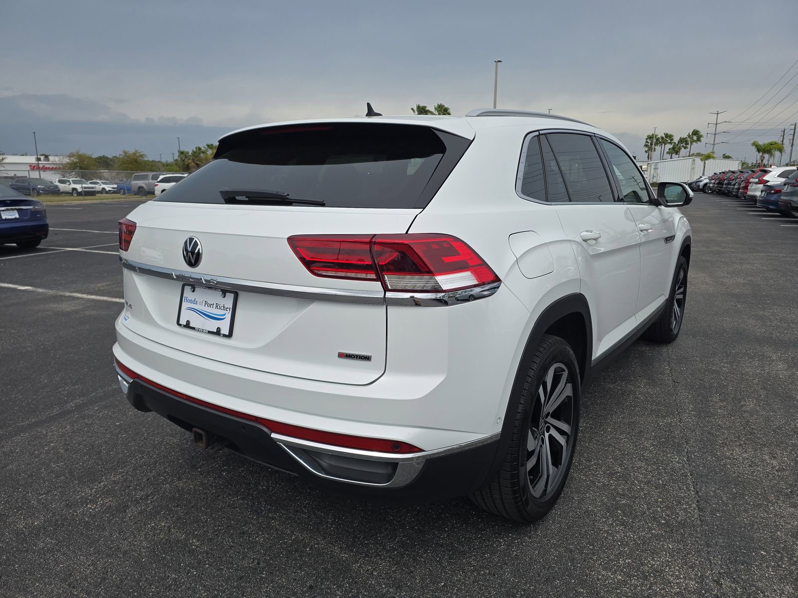 Used 2020 Volkswagen Atlas Cross Sport SEL Premium image 4