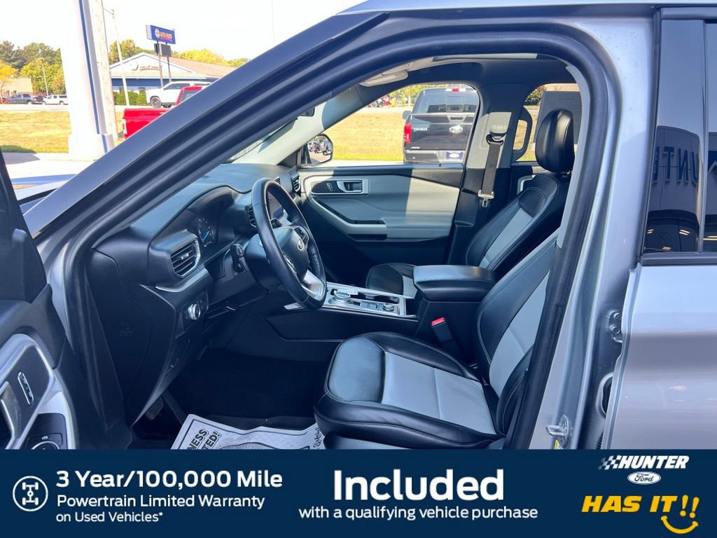 Used 2022 Ford Explorer XLT w/ Equipment Group 202A image 2
