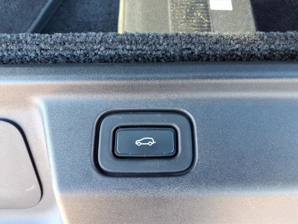 Used 2023 Land Rover Range Rover SE image 12