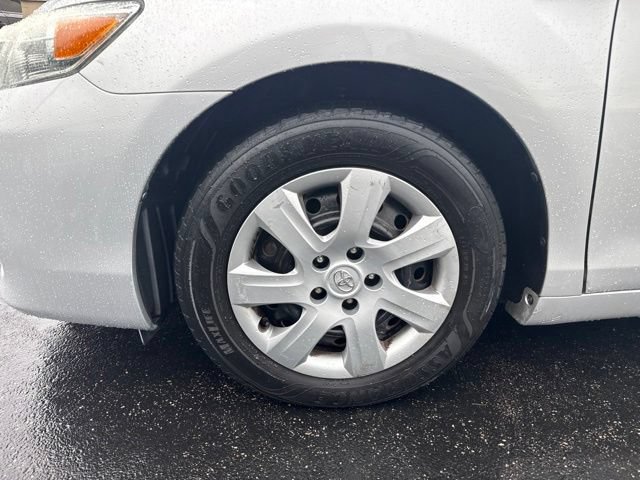 Used 2010 Toyota Camry LE FWD image 9