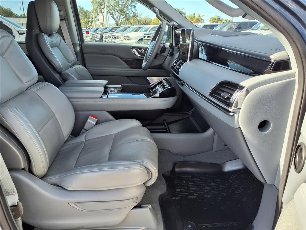 Used 2020 Lincoln Navigator Reserve w/ Luxury Package image 12