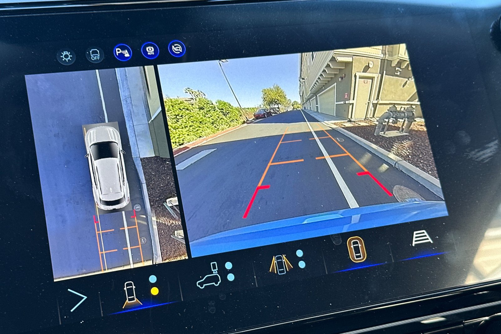 New 2027 Chevrolet Bolt RS w/ Technology Package FWD image 20