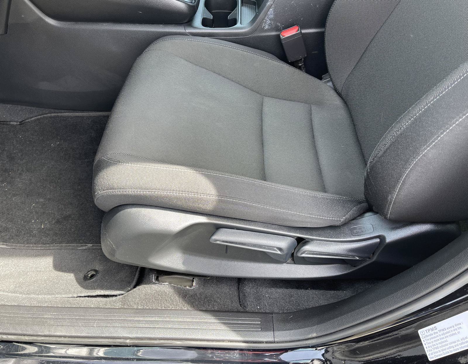 Used 2023 Honda CR-V LX image 3