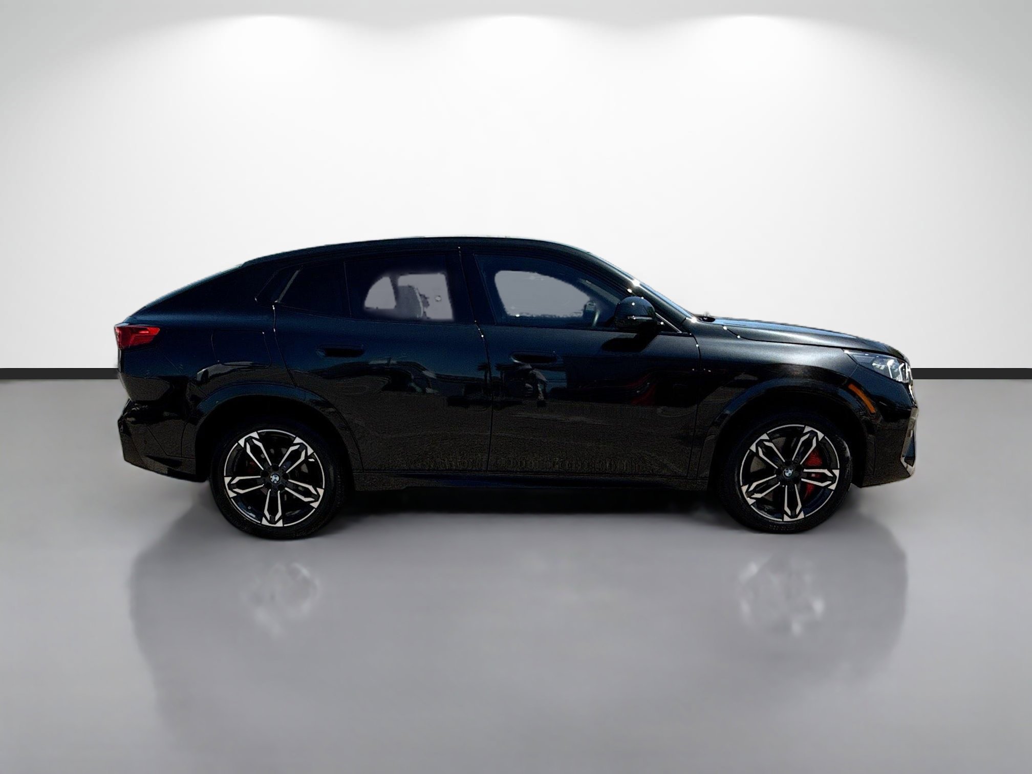 Used 2026 BMW X2 xDrive28i image 2