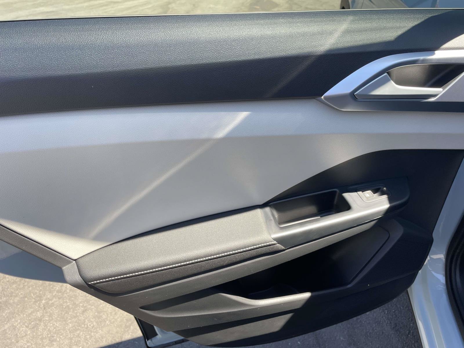 New 2026 Volkswagen Taos SE FWD image 22