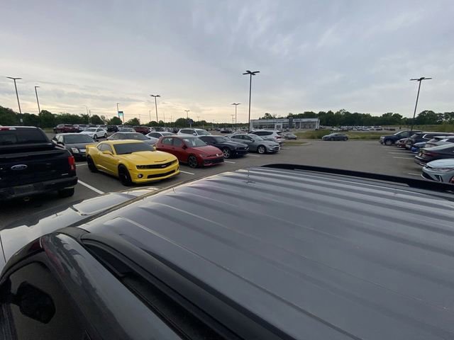 Used 2022 Ford Explorer XLT w/ Equipment Group 202A AWD/4WD image 7