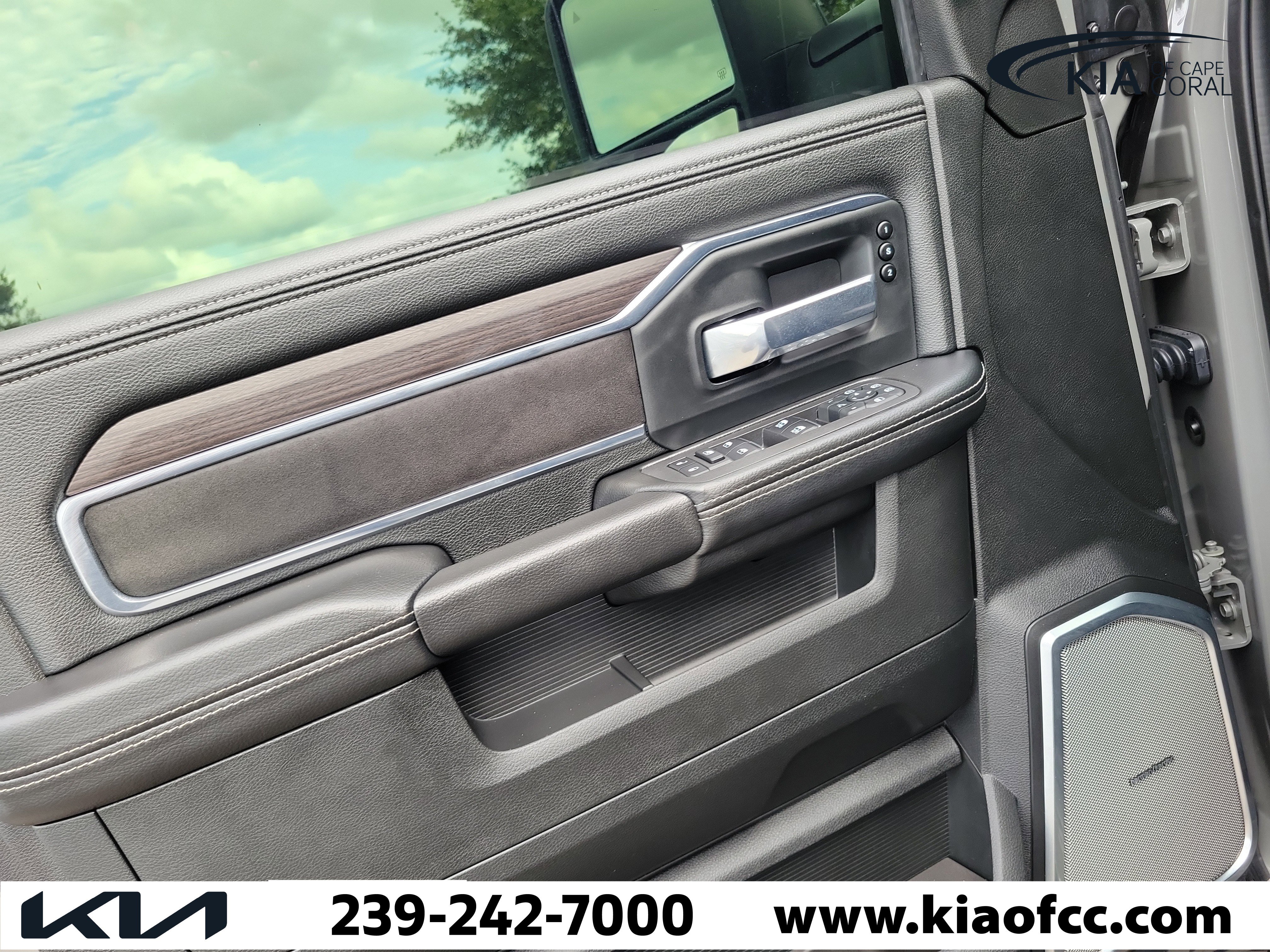 Used 2026 RAM 2500 Laramie AWD/4WD image 26