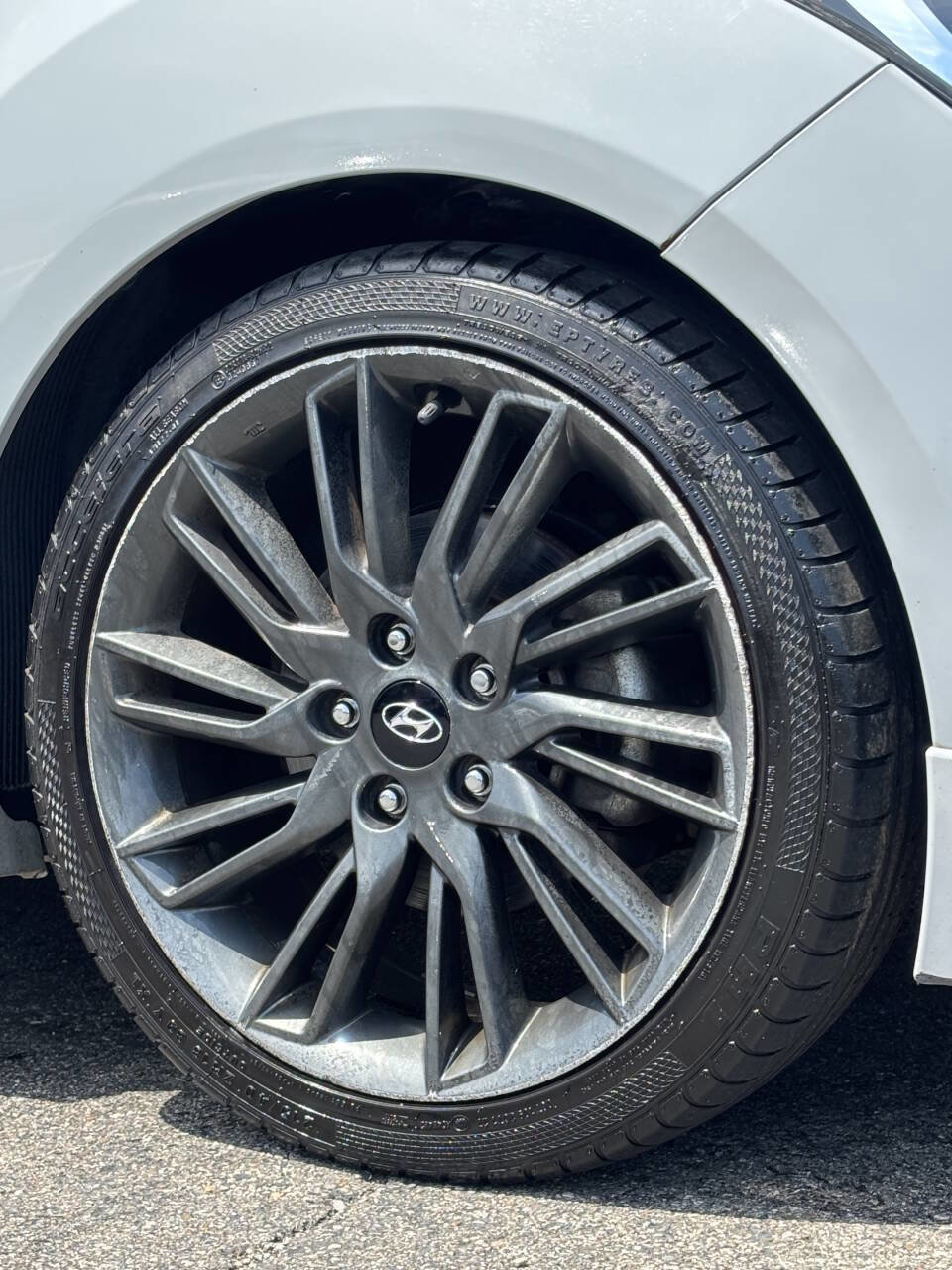 Used 2013 Hyundai Veloster RE:MIX Edition FWD image 29