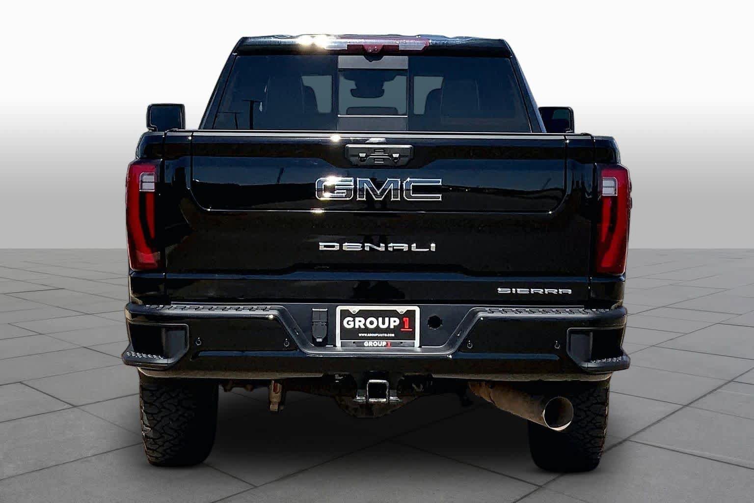 Used 2024 GMC Sierra 2500 Denali Ultimate AWD/4WD image 5