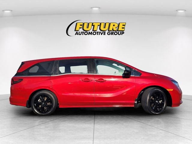 Used 2023 Honda Odyssey Sport image 3