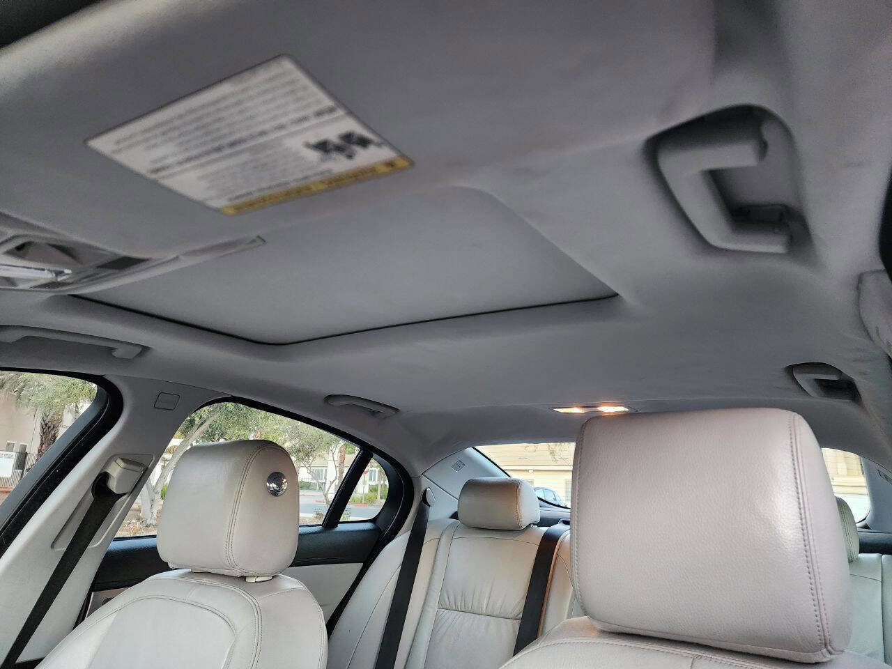 Used 2010 Jaguar XF Luxury image 35