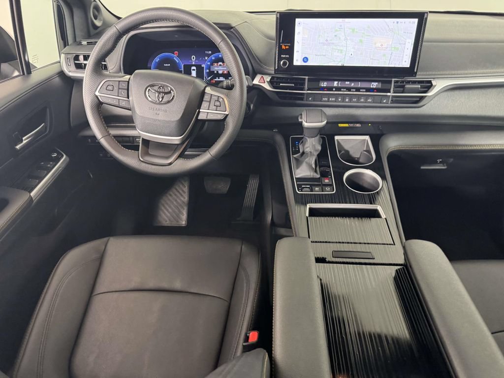 Used 2025 Toyota Sienna XLE Woodland Edition AWD/4WD image 5
