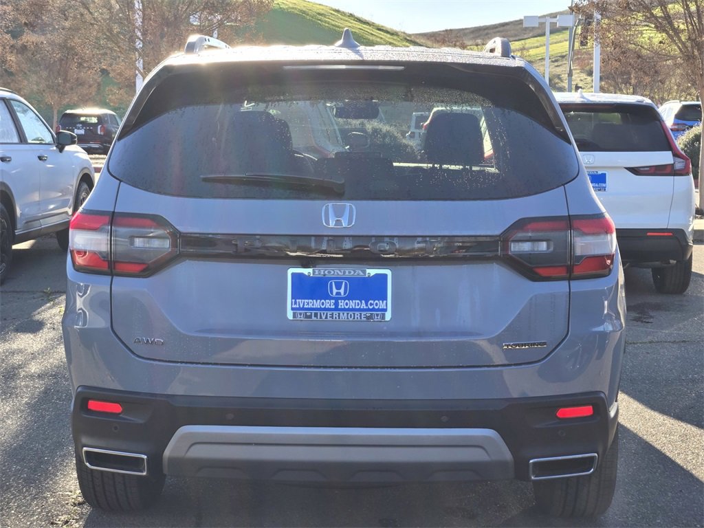 New 2025 Honda Pilot Touring image 5