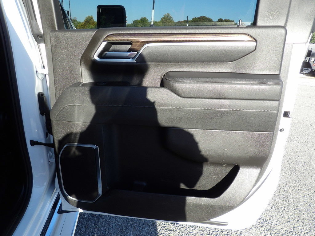 Used 2025 Chevrolet Silverado 3500 LT w/ Safety Package AWD/4WD image 35