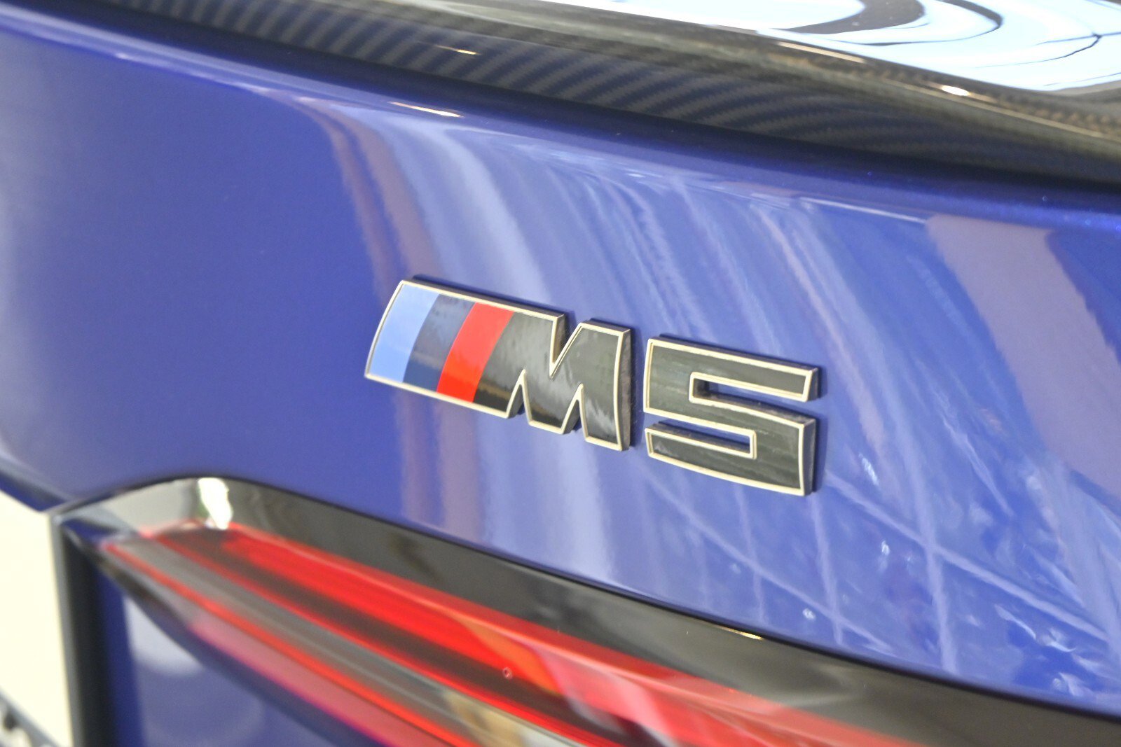 New 2026 BMW M5 w/ Carbon Package image 3