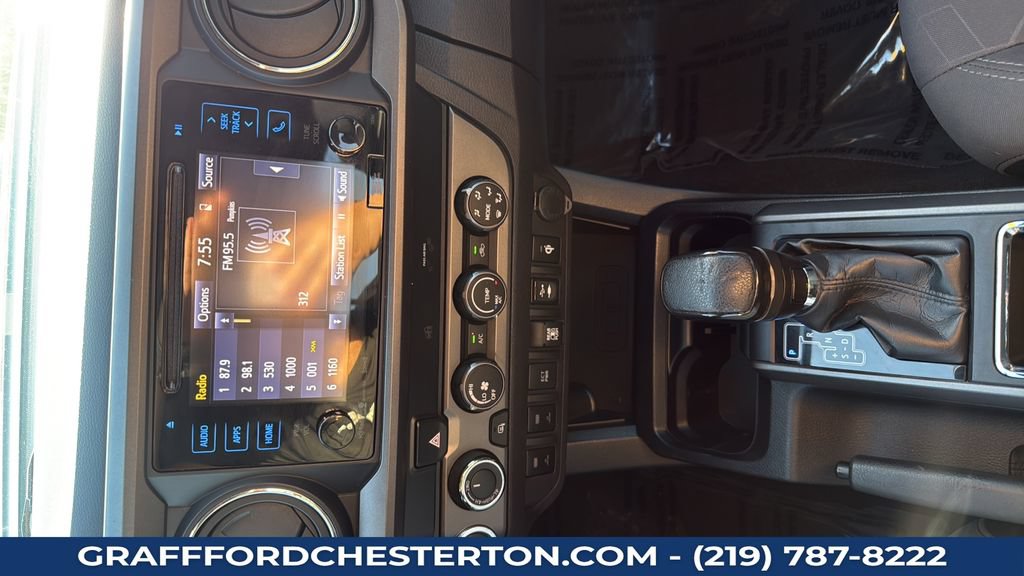 Used 2019 Toyota Tacoma TRD Sport AWD/4WD image 19