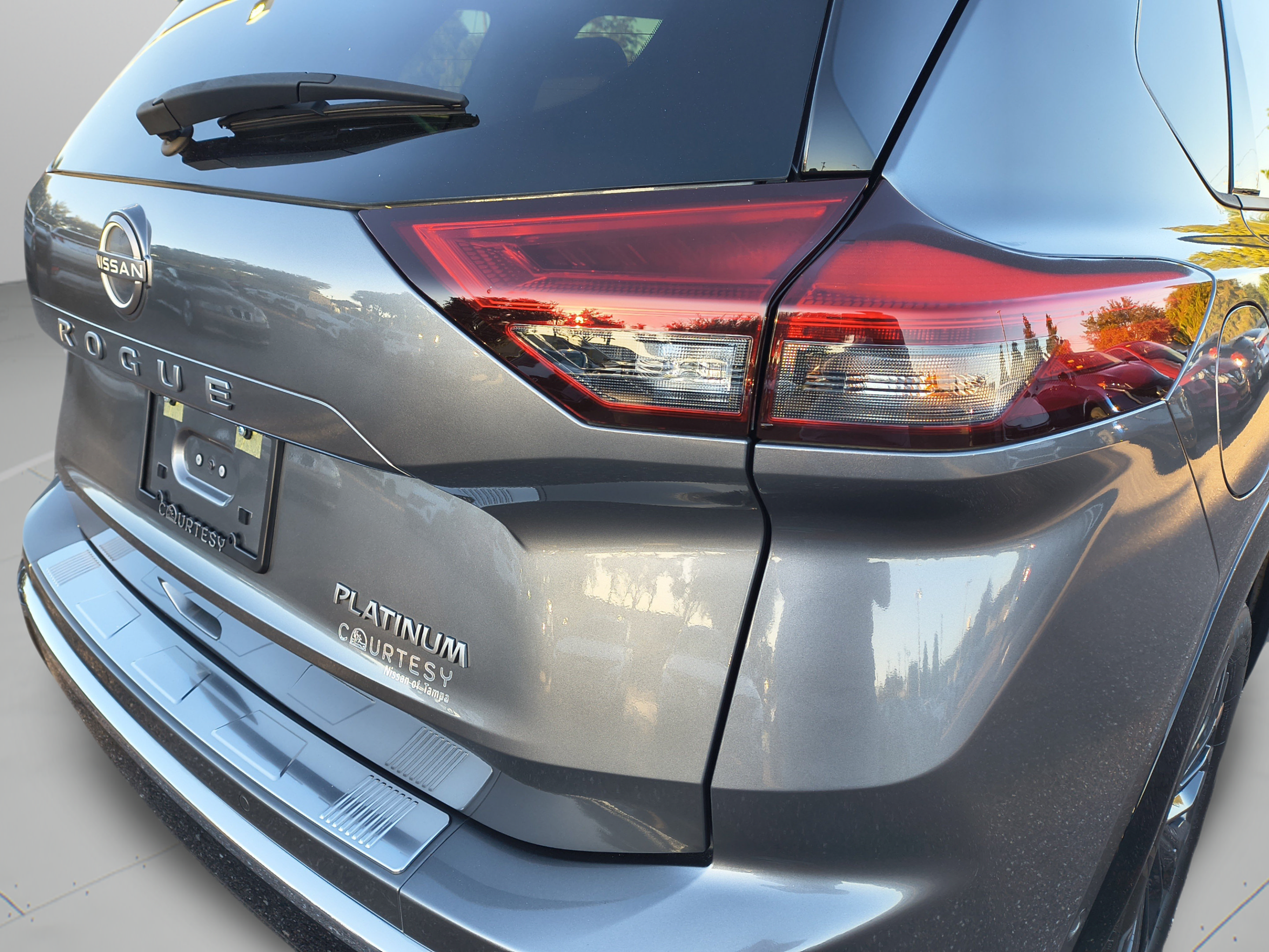 Certified 2024 Nissan Rogue Platinum FWD image 37