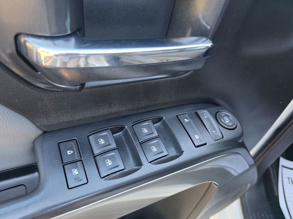 Used 2018 Chevrolet Silverado 1500 LT w/ LT Eassist Package image 29