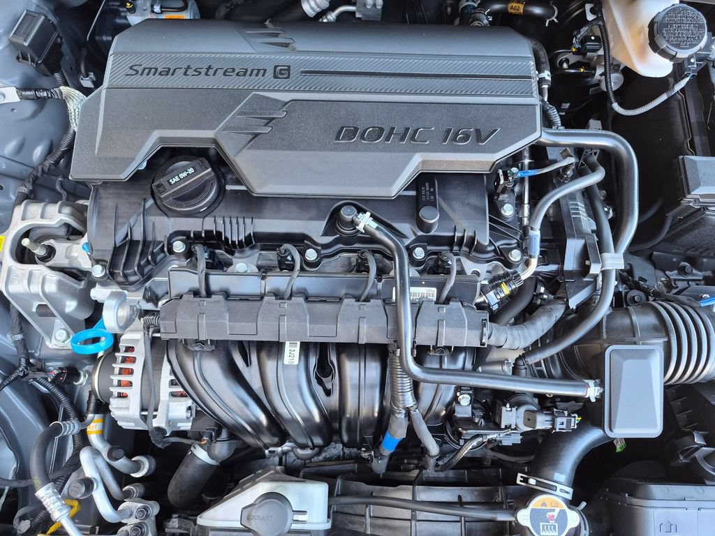 Used 2025 Hyundai Elantra SEL FWD image 35