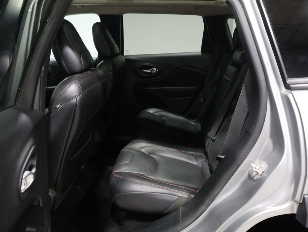 Used 2015 Jeep Cherokee Trailhawk w/ Comfort/Convenience Group image 20