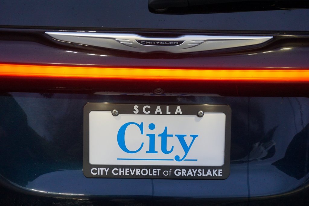 Used 2024 Chrysler Pacifica Touring-L image 31