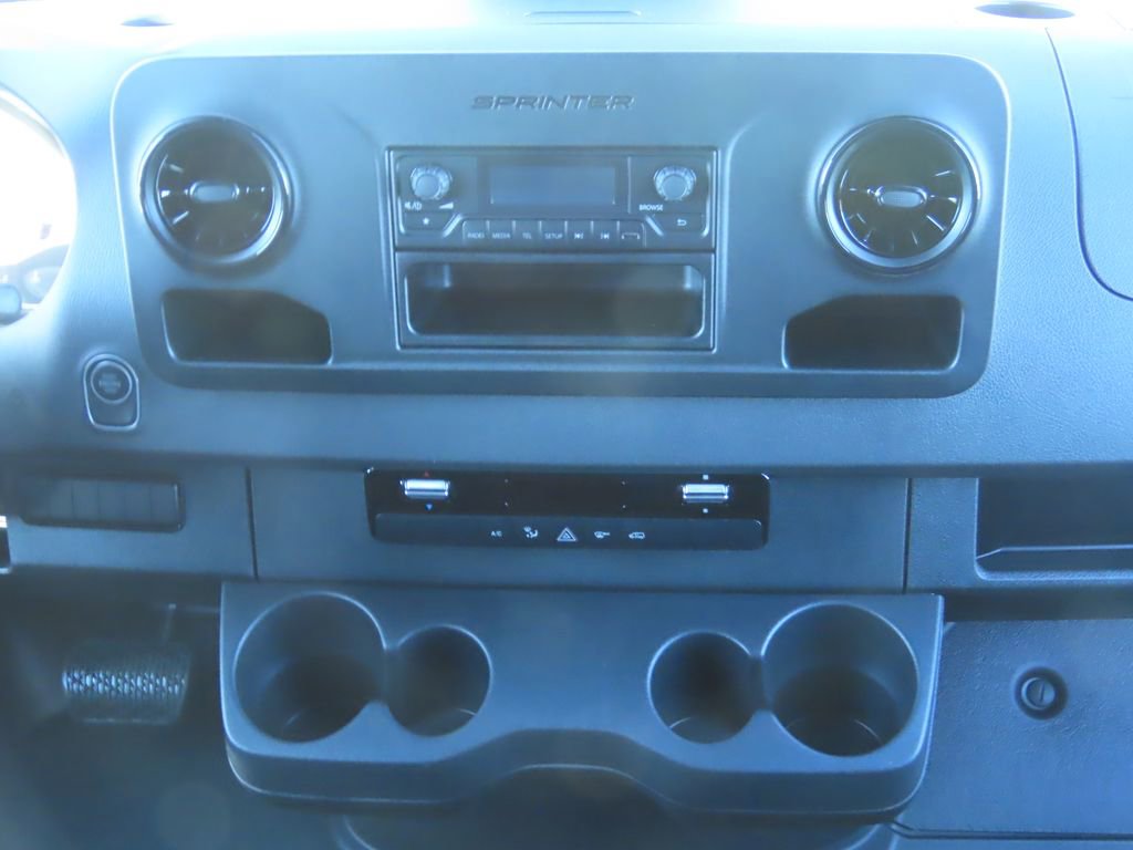 Used 2025 Mercedes-Benz Sprinter 2500 image 15