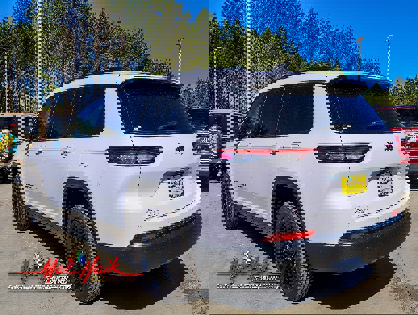 Used 2025 Jeep Grand Cherokee L Altitude image 5