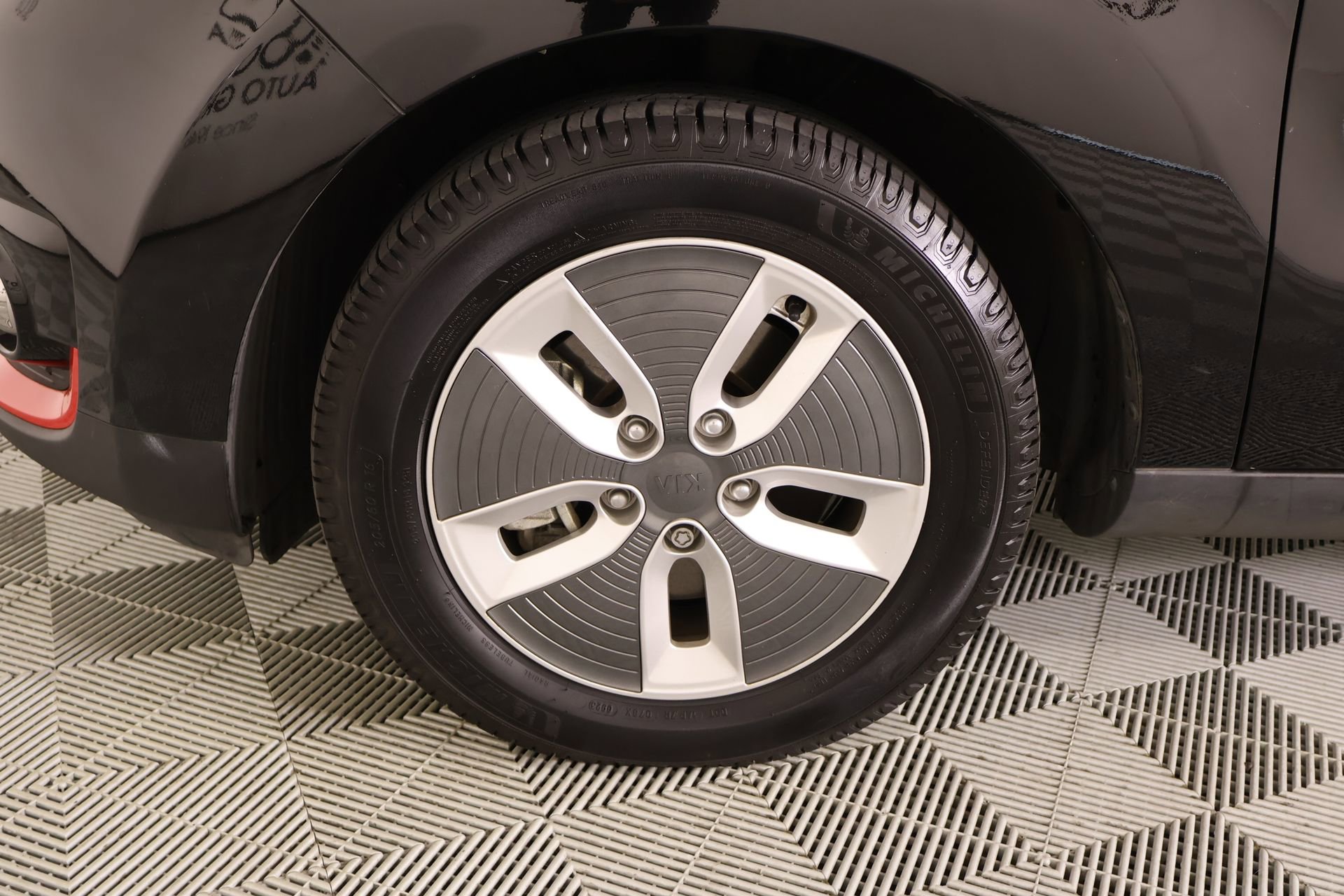 Used 2018 Kia Soul EV + image 18